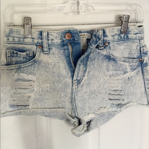 Never been worn forever 21 jean shorts