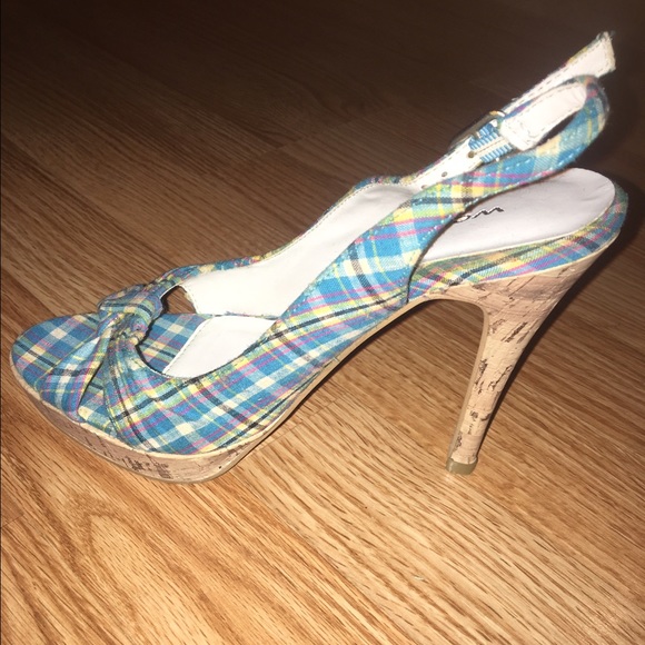 Blue heels perfect for Summer! - Picture 3 of 3