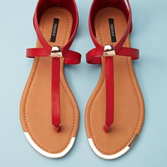 Red sandals - Picture 1 of 4