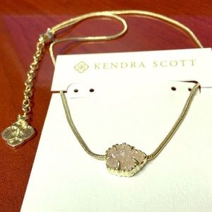 Iso this mara necklace!!