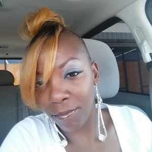 Meet your Posher, Dee