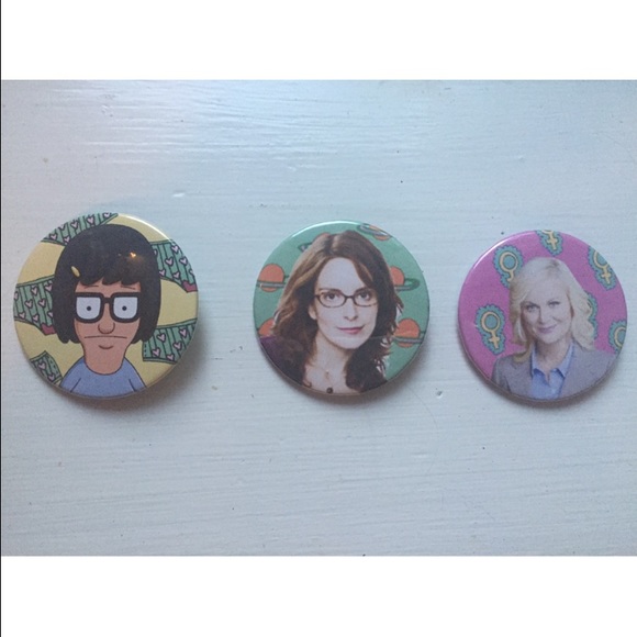 FREE W ANY PURCHASE 💓Girl Power Buttons💓