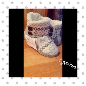 Boot slipper with hard bottoms ❄️