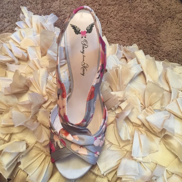 Floral printed preloved platform highs