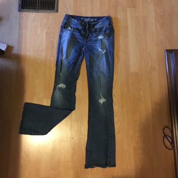 AMERICAN EAGLE BOOTCUT JEANS