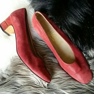 ● SALVATORE FERRAGAMO ● RED PUMPS