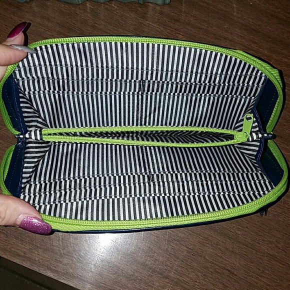 Thirty One Wallet - Picture 4 of 4