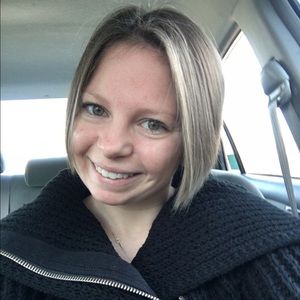 Meet your Posher, Caitlin