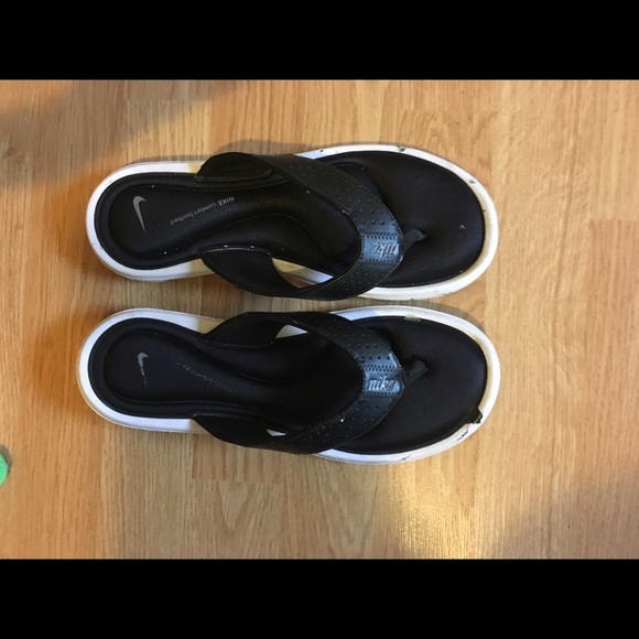 Nike cushion flip flops