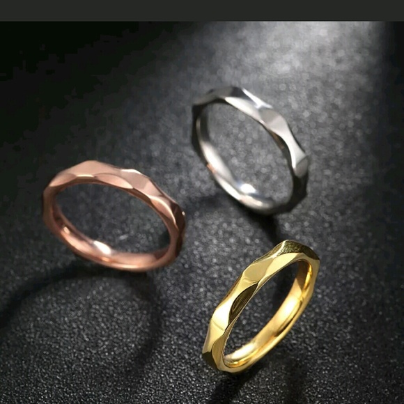 💥💥CLEARANCE💥💥Titanium stackable ring set sz 6 - Picture 2 of 3