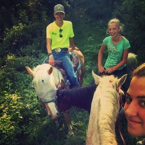 Meet your Posher, Lydia