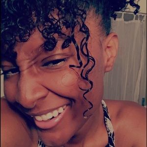 Meet your Posher, Latisha