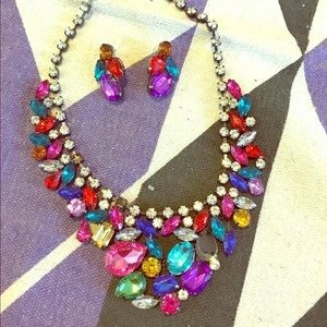 Glam necklace and earring set!