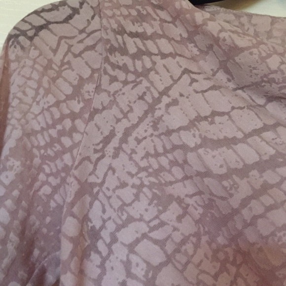 Pink blouse - Picture 3 of 4