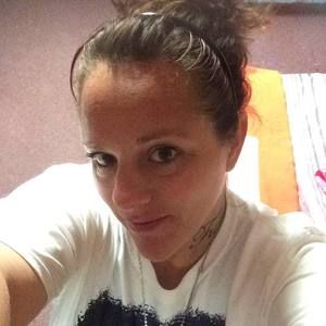 Meet your Posher, Crystal