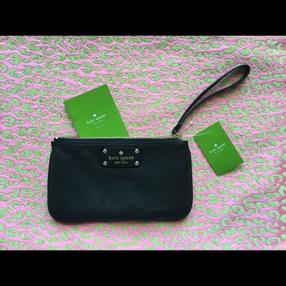 ♠️Kate Spade Leather Wristlet♠️