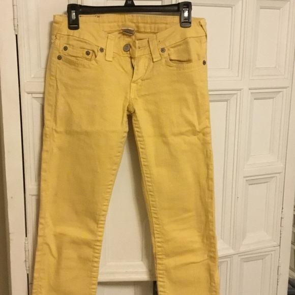 Cropped yellow jeans