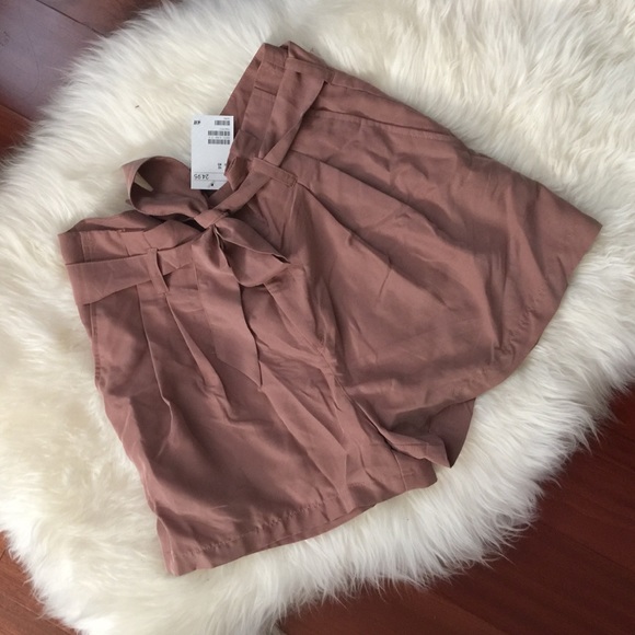 DIVIDED Tan Shorts