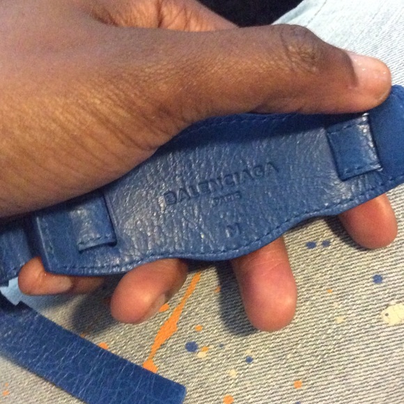 SOLD!!❌❌ Balenciaga blue leather bracelet - Picture 2 of 2