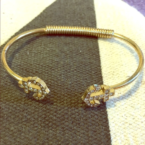 Gold double anchor bracelet