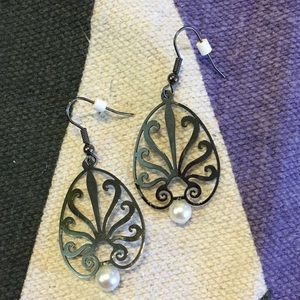 Silver and pearl earrings