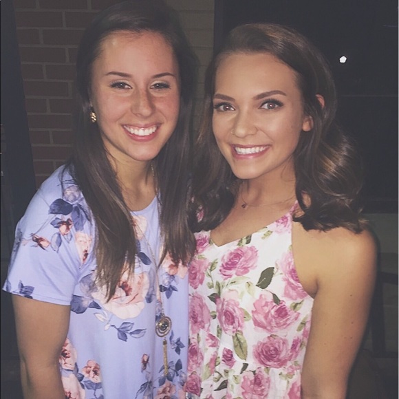 Meet your Posher, Ariel! - Picture 3 of 6