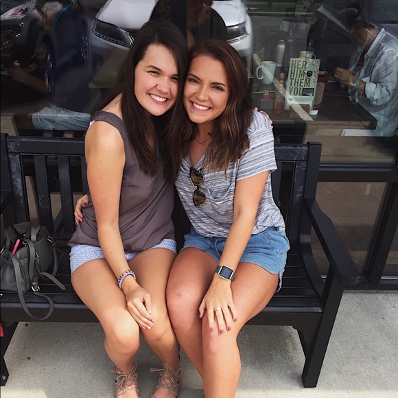 Meet your Posher, Ariel! - Picture 5 of 6