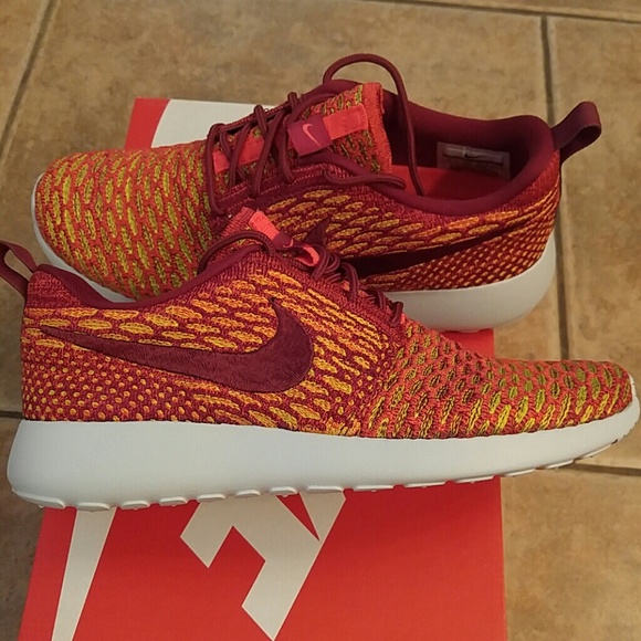 Nike Roshe One Flyknit 6.5 New!