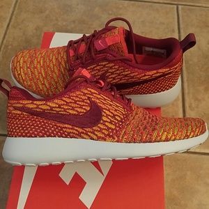 Nike Roshe One Flyknit 6.5 New!