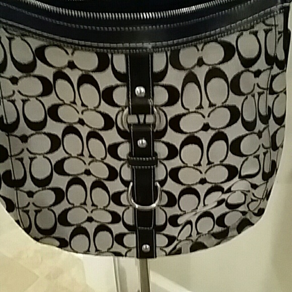 💯 Authentic Coach purse - Picture 2 of 3