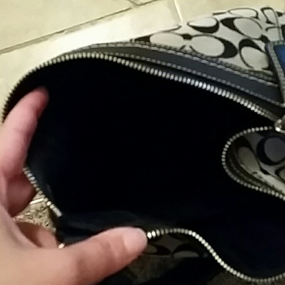 💯 Authentic Coach purse - Picture 3 of 3