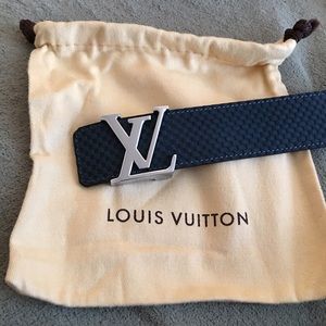 Louis Vuitton Navy Blue Suede belt! 115cm (40-42)