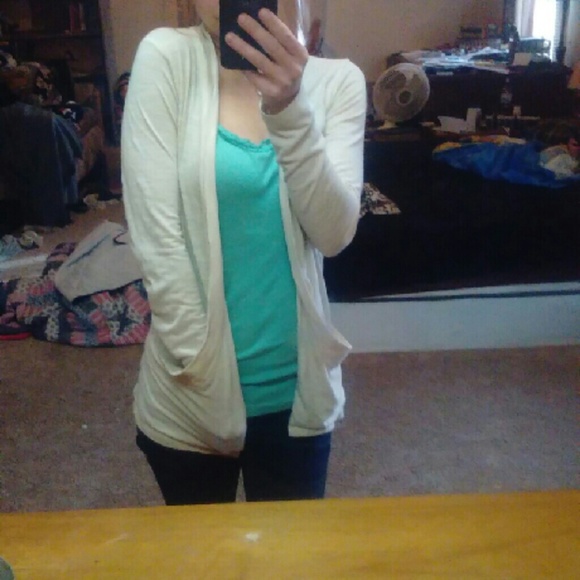 Cardigan - Picture 3 of 4