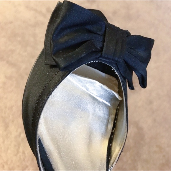 *PRICE DROP!* Steve Madden Bow Peep-Toe Heels - Picture 6 of 7