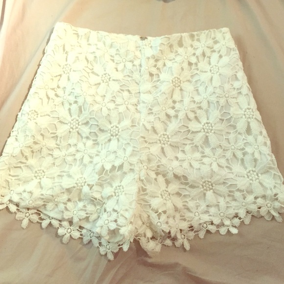 Hollister crochet high wasted shorts