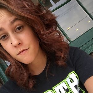 Meet your Posher, Leona