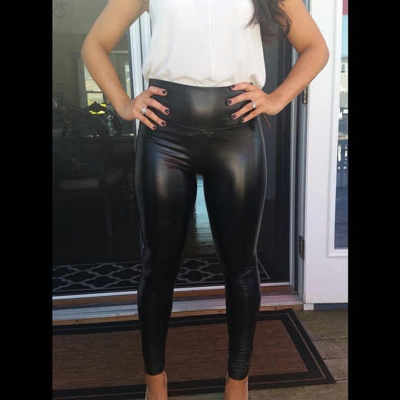 🍂HOT ITEM🍂Faux leather leggings - Picture 2 of 3