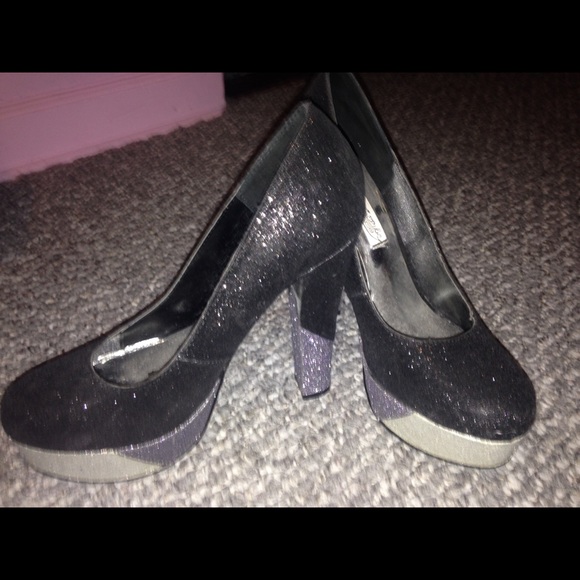 Navy sparkling 5" heels size 7