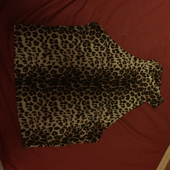 Collar cheetah print shirt