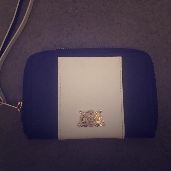 Juicy Couture wristlet, perfect condition