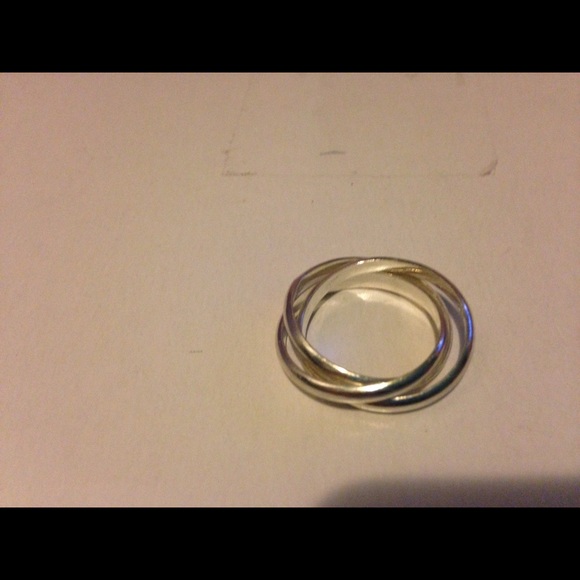 Triple ring size 8. Tiffany inspired design