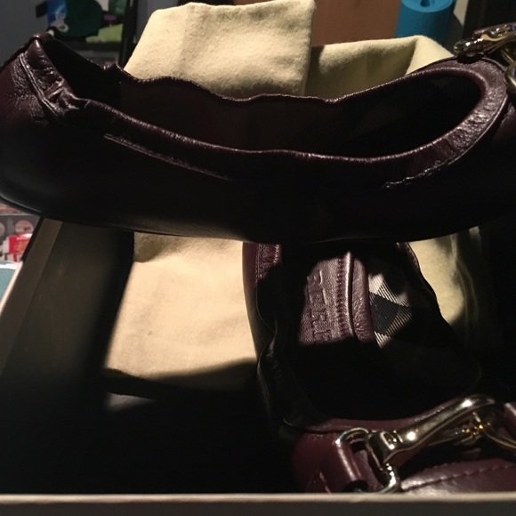 Burgundy Burberry flats - Picture 3 of 3