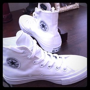 NWOT Women's Converse