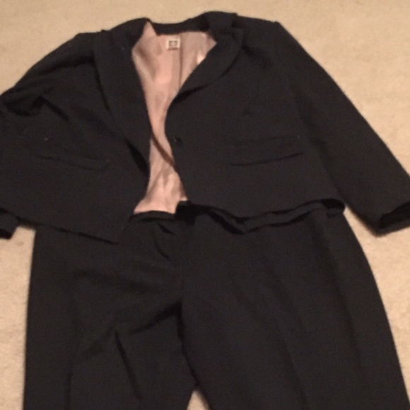 Navy blue womens suit