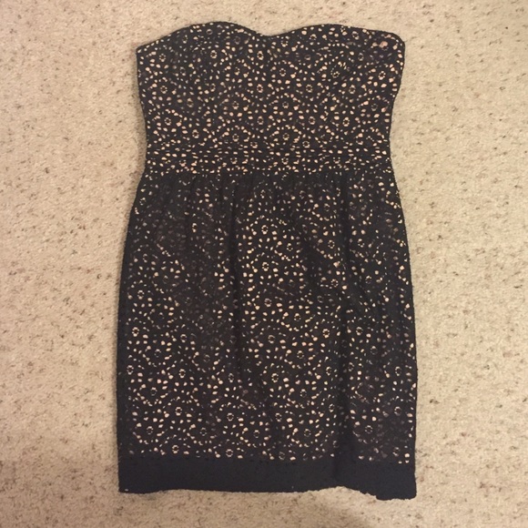 Lace dress! - Picture 3 of 3