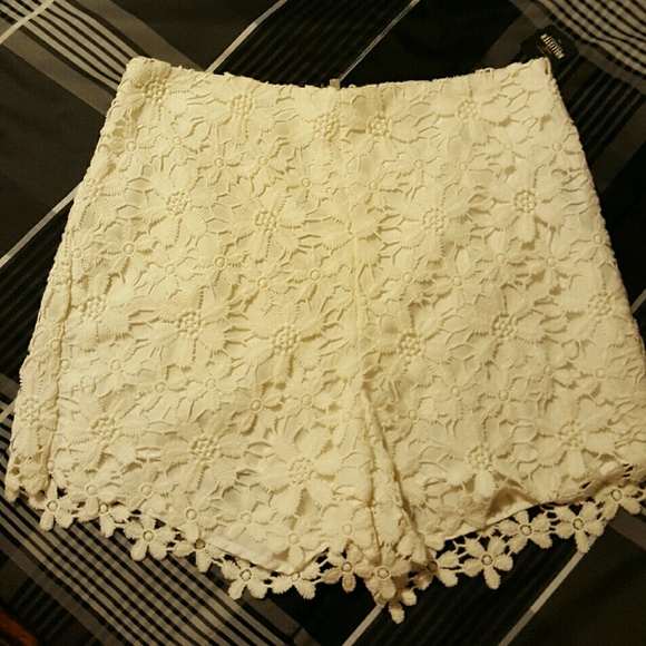 New Hollister dressy shorts