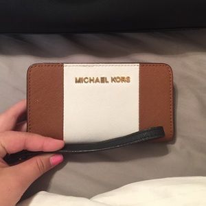Michael Kors IPhone Wristlet