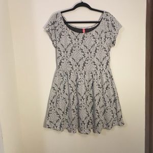 Eight Sixty Black & White Print Stretch Dress
