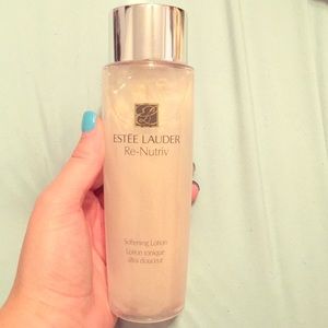 Estée Lauder Re-Nutriv softening lotion