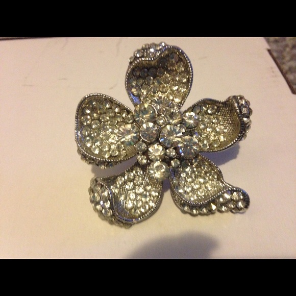 Oversized sterling silver sparkly flower ring